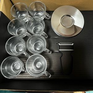 NWT set of 8 View Nespresso cups and saucers (8 cups and 8 saucers)